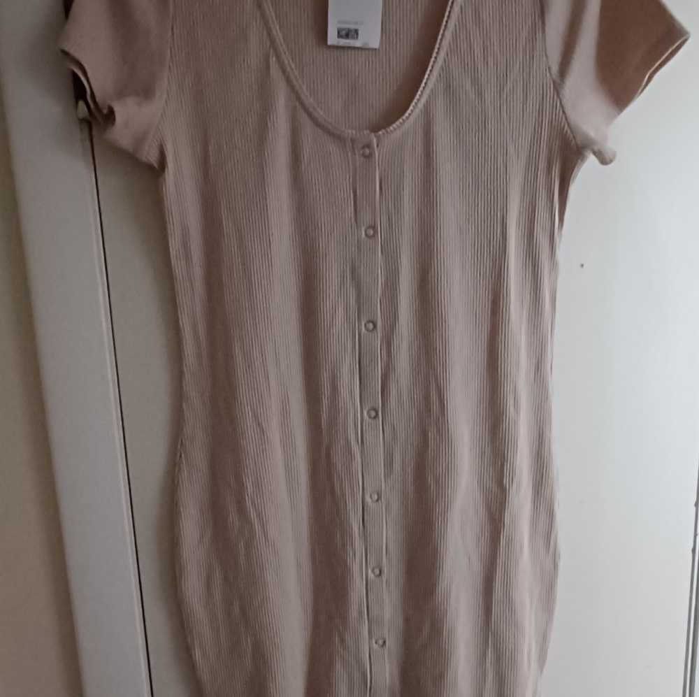 H&M Tan snap up dress size L NWT